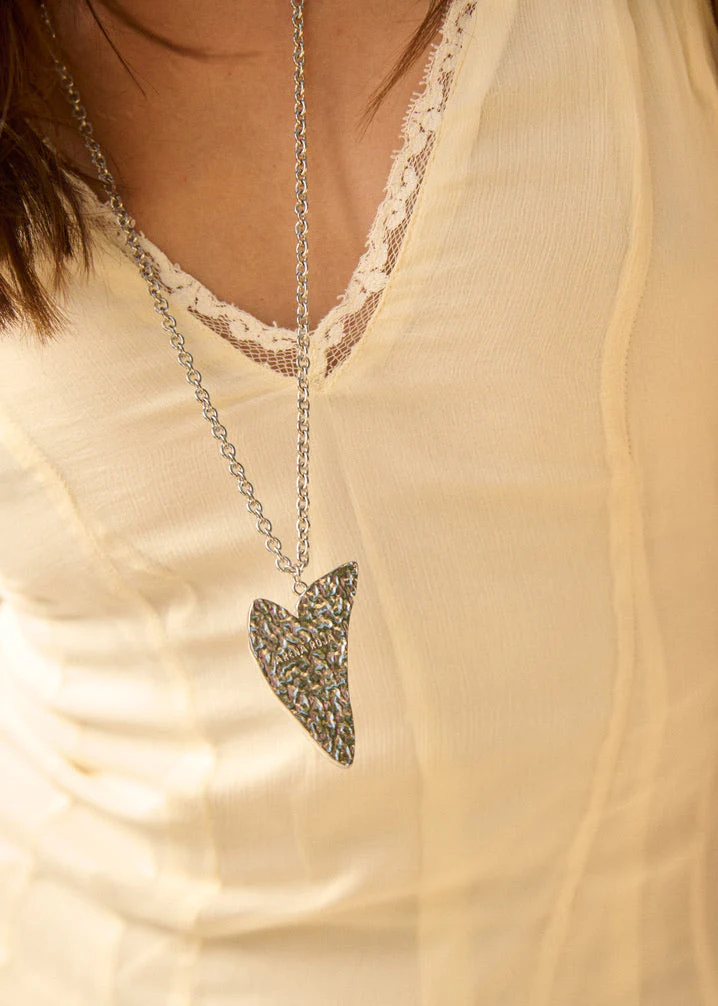 EL BESO NECKLACE PLATA - Image 2