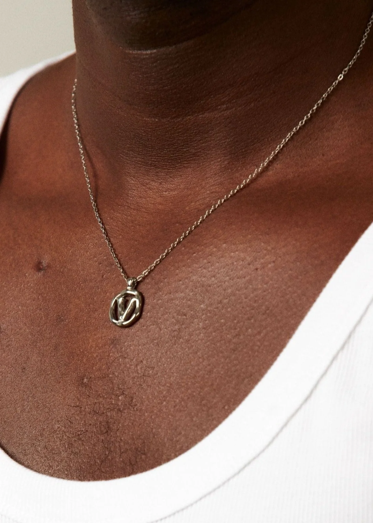 V / PLATA - THE IDENTITY - Image 2