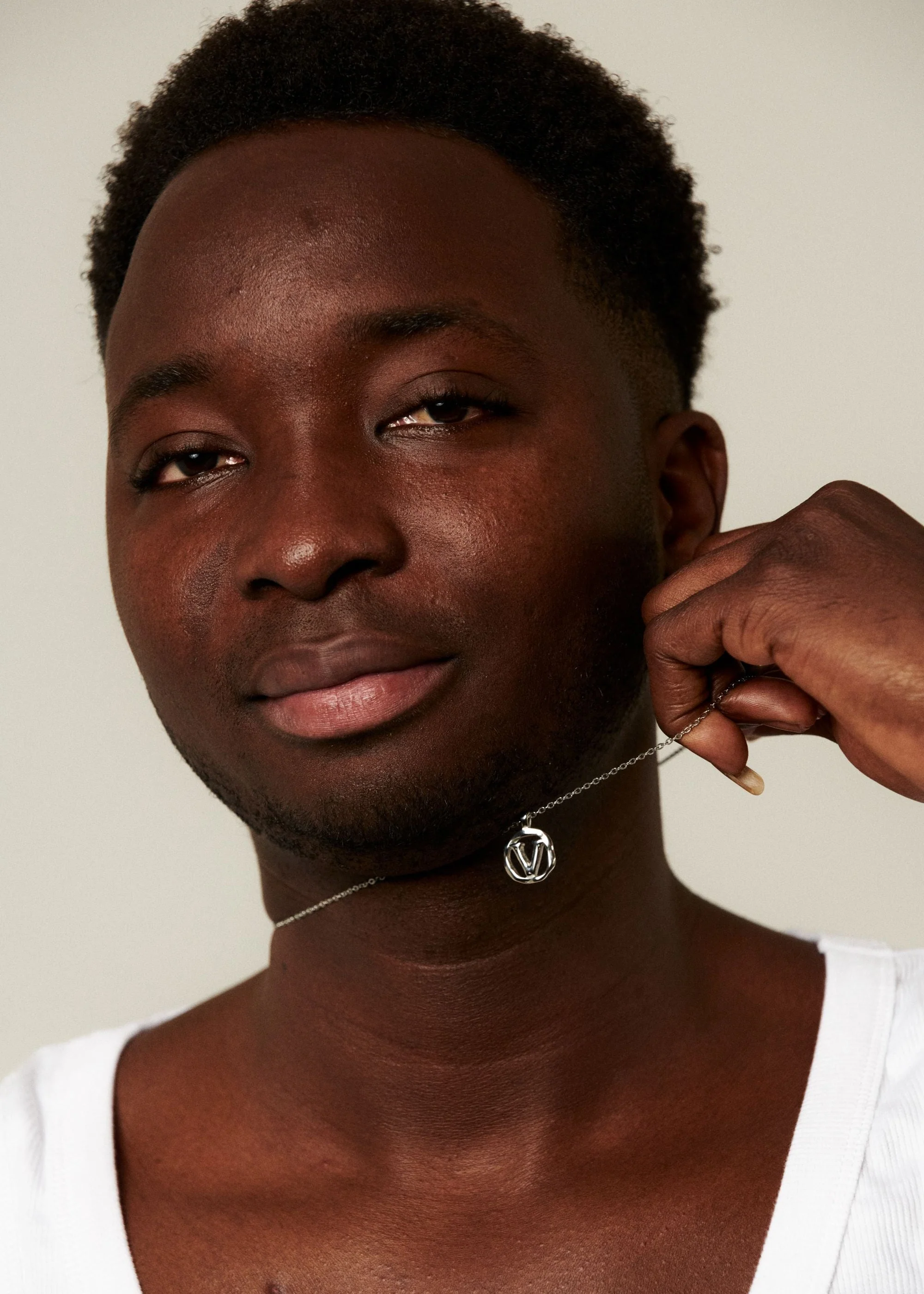 V / PLATA - THE IDENTITY - Image 3